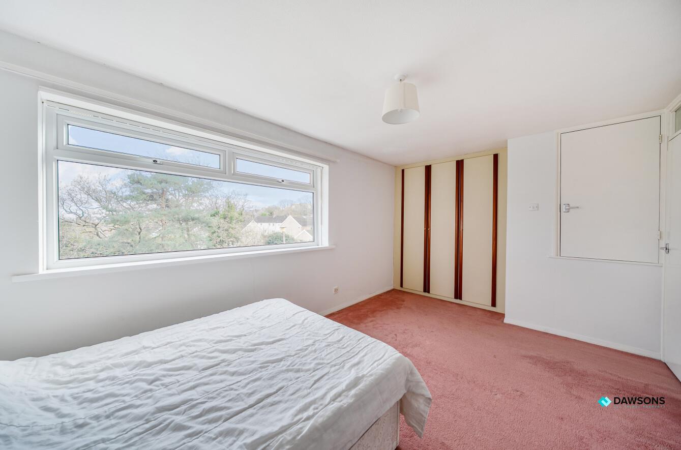 Broad Parks, West Cross, Swansea, SA3 5NZ